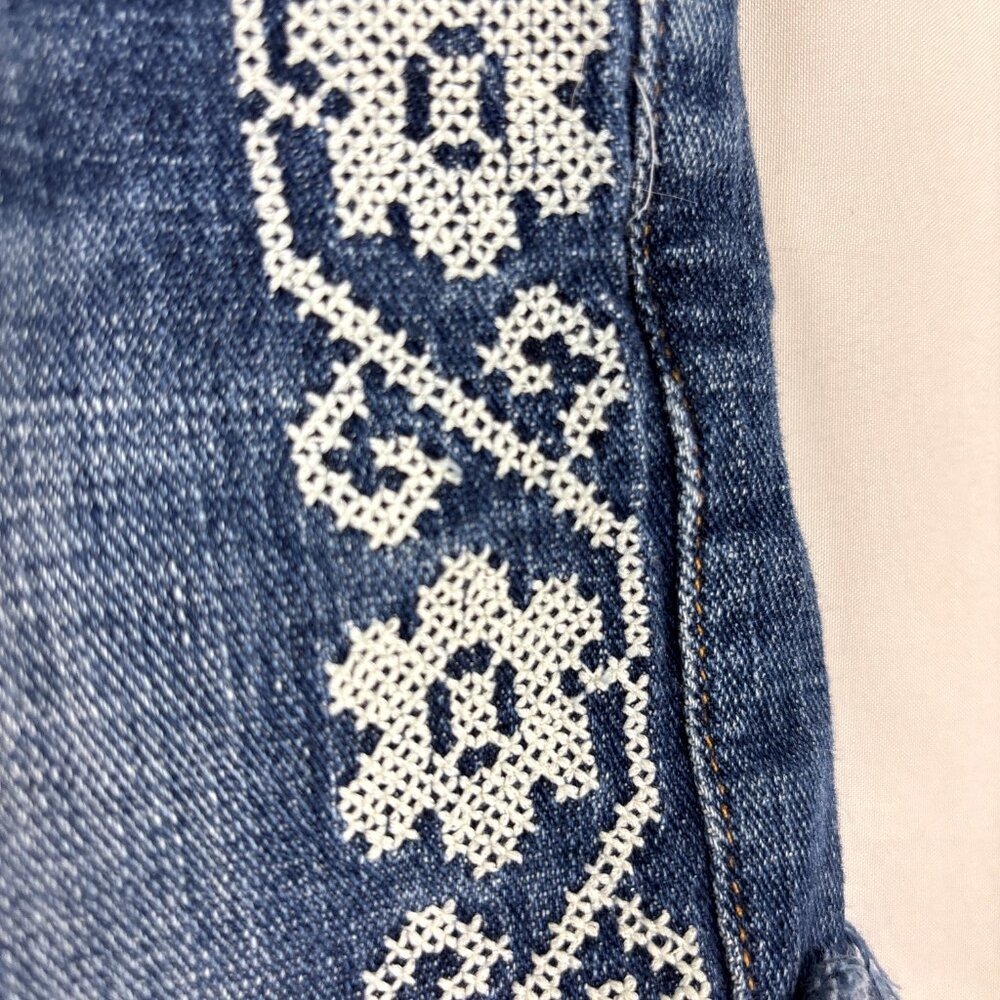 Lucky‎ Brand Denim Shorts Women's 6/28 Cutoff Frayed Hem Embroidered Floral - Picture 4 of 14